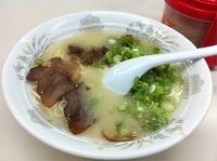 「カレーとんこつ（バリ硬）」@長浜ラーメン 一二三 紅梅町店の写真