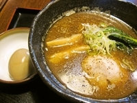 「アッチッチ 和節醤油ラーメン（750円）+半熟玉子（100円）」@麺屋 和武士の写真