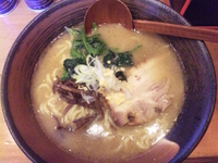 「ガーリック塩豚骨」@横浜豚骨らーめん むらさきの写真