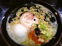 「香油メガマックス+煮玉子」@かすみ屋の写真