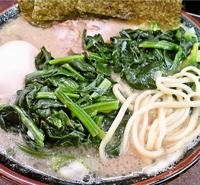 「塩ラーメン（麺硬め・味濃いめ）開店記念味玉・ほうれん草サービス」@壱成家 柏店の写真