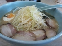 「ネギ味噌チャーシュ（太麺）850円」@手打らーめん 岩間の写真