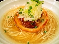 「チャリティラーメン（とみ田×一燈×まるとら）」@旨辛ラーメン 表裏の写真