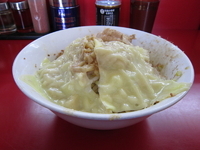 「まぜそば（大）+スラチー2枚（チーズ、ニンニク、アブラ）」@ジャンクガレッジ 東大宮店の写真