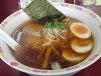 「らーめん大盛り+味玉」@彩雲亭の写真