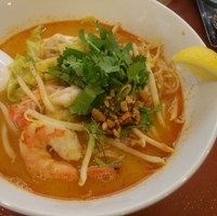 「トムヤン麺（マイペット） 850円 + 半熟玉子 50円」@セマクテの写真