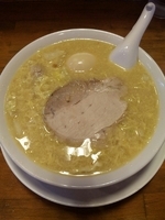 「もっともっとおいしいらぁめん（味玉トッピング）」@春夏秋灯 河芸店の写真