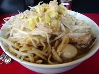 「豚ラーメン850円 + 味玉100円」@用心棒 本号の写真