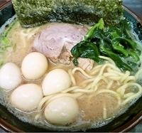 「ラーメン（カタメ）+うずら（5個）650円+100円」@壱成家 柏店の写真