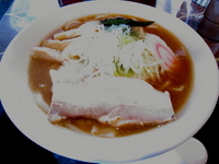 「特大ワンタンラーメン（中盛）」@三ツ矢堂製麺 中目黒本店の写真