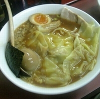 「ワンタンメン（醤油）+煮玉子」@支那虎の写真