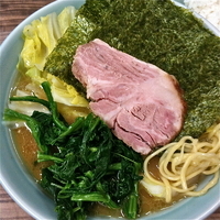 「並盛ラーメン（￥650）トッピングキャベツ（￥100）」@横浜ラーメン 武蔵家 武蔵境店の写真