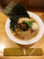 「しょうゆラーメン 油アリ 全部載せ【950円】」@ボニート・ボニートの写真