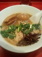 「豚玉そば（ハリガネ）」@笑堂の写真