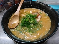 「こってり背あぶらカレーそば（細麺）」@中華そば 花京 京橋店の写真