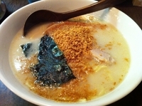 「揚げニンニクらーめん（850円）」@一指禅 本川越店の写真