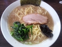 「しおらーめん（中盛り） ￥700」@伝家 志木店の写真