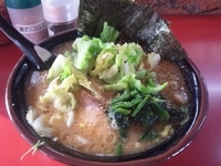 「ラーメン中盛り￥740+キャベツ￥50」@環2家の写真