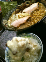 「燕三条系ラーメン中盛（780円）+タルタル丼（180円）」@煮干 丸めの写真