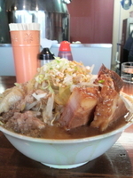 「豚ラーメン（ヤサイまし、アブラ少なめ、ニンニク）」@喜元門 つくば研究学園店の写真