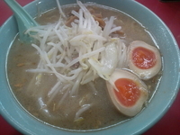 「サッポロ醤油ラーメン+味玉（クーポン）」@ラーメンパブ コヤマの写真