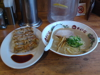 「こってり中華そば700円,餃子380円」@天下一品 五反田店の写真