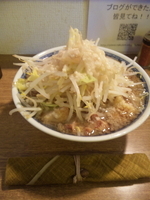 「らーめん ヤサイスコシオオメニンニクアブラ【650円】」@らーめん こじろう526 日暮里店の写真