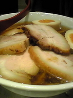 「肉そば+味玉」@麺や 七彩 東京駅の写真