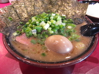 「ラーメン640円+味玉70円+のり70円+青ネギ50円+ごはん（」@厚木家の写真