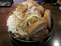 「しょうゆラーメン（700円）、豚まし（200円）、野菜マシマシ、」@製麺所 豚とこむぎ 2號の写真