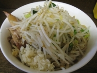「小ラーメン（野菜増し、にんにく） [700円]」@蓮爾 さんこま店の写真