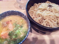 「ブルガリア」@小麦と肉 桃の木の写真