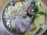 「半そば 350円（浜屋そば 小）」@そば・てびち専門店 浜屋の写真