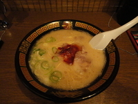 「天然とんこつラーメン（790円）+替玉（160円）」@一蘭 六本木店の写真