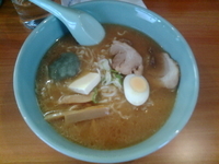 「味噌ラーメン（450円+ニンニク50円+バター50円）」@ゼンベイの写真