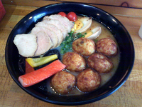 「熊本ラーメンにたこ焼き君とチャーシューだぁ（700円）」@肥後っ子 大石家の写真