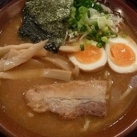 「特製スープ 醤油らーめん （味玉のせトッピング）」@らーめんなが田の写真