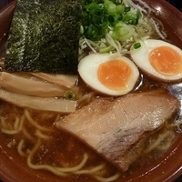 「淡麗スープ 醤油らーめん （味玉のせトッピング）」@らーめんなが田の写真