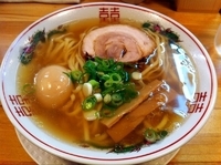 「金醬油ラーメン（太麺） 大盛り+煮玉子」@金久右衛門 梅田店の写真