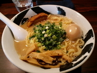 「白武骨味玉入り」@麺屋武蔵 武骨の写真