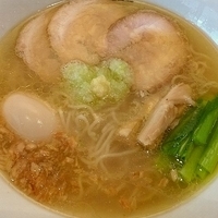 「具だくさんの塩」@黄金の塩らぁ麺 due Italian 市ヶ谷店の写真