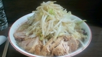 「小ぶたダブル （ヤサイ増しニンニク少しカラメ」@ラーメン二郎 横浜関内店の写真