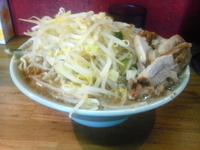 「チャーシューメン（にんにく少し）800円」@ラーメン髭の写真