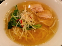 「白と青の葱入り鶏そば+日替わり丼+サラダ+デザート+漬物+コーヒ」@青蓮 Luz大森店の写真