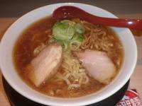 「喜多方ラーメン・醤油（750円）大盛（100円）」@麺や 七彩 東京駅の写真