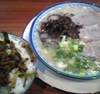 「らーめん（600円）+高菜ごはん（250円）⇒ランチセット（80」@博多ラーメン しばらく 町屋店の写真