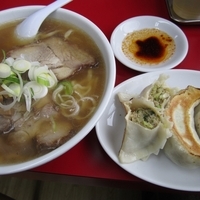 「チャーシューメン700円+餃子315円」@一品香 駒生店の写真