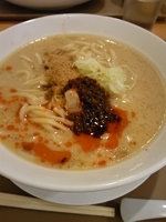 「濃厚とんこつカレーラーメン880」@ゑびな軒 東名海老名SA下り線店の写真