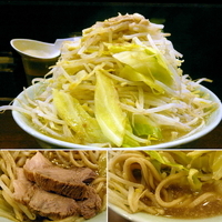 「ラーメン 700円（麺カタメ・ヤサイマシマシ・脂身・辛め）」@ラーメン二郎 池袋東口店の写真