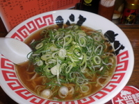 「九条ねぎラーメン（500円） 替え玉（100円）」@らーめん じゃげな 大井町店の写真